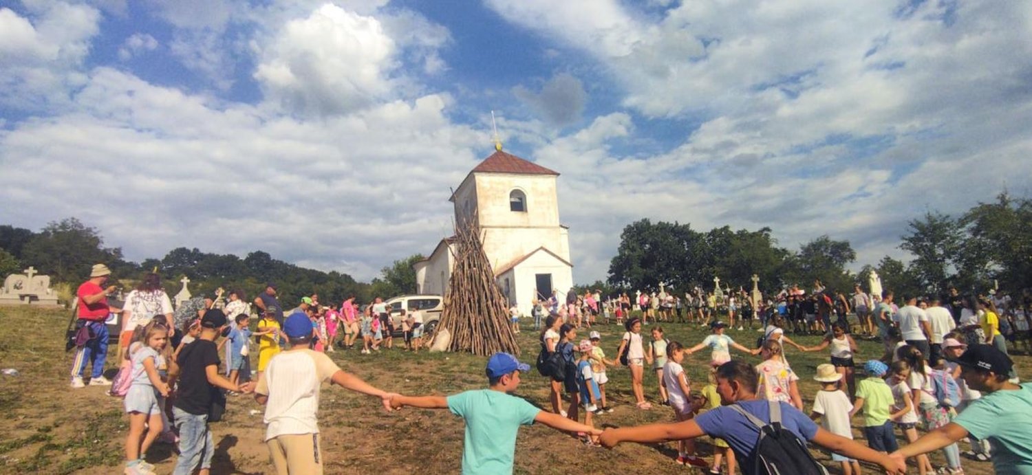 „Tabăra din pridvorul satului” la Schitu Duca 263752