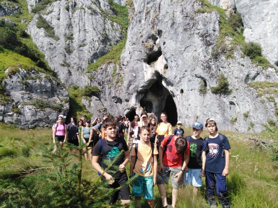 Tineri din Arhiepiscopia Alba Iuliei în tabăra de la Remeți 263740