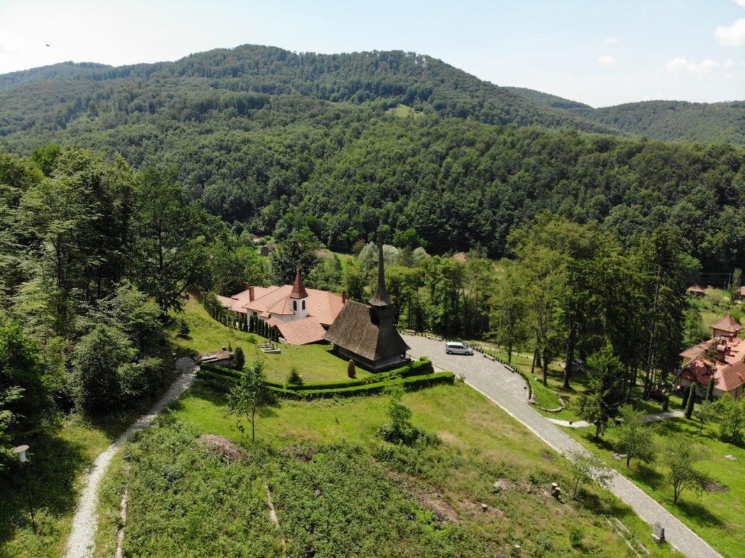 Tineri din Arhiepiscopia Alba Iuliei în tabăra de la Remeți 263747