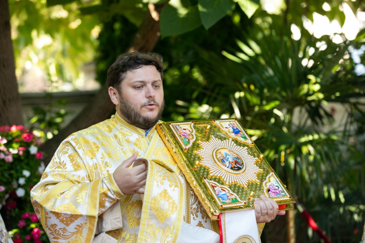 Pomenirea Sfântului Ioan Iacob de la Neamţ la Paraclisul Catedralei Naţionale 263942