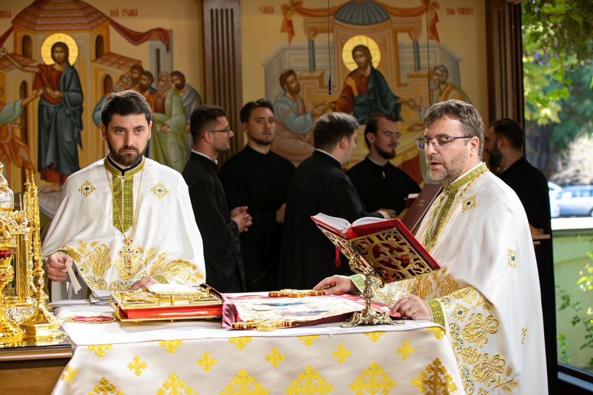 Pomenirea Sfântului Ioan Iacob de la Neamţ la Paraclisul Catedralei Naţionale 263949