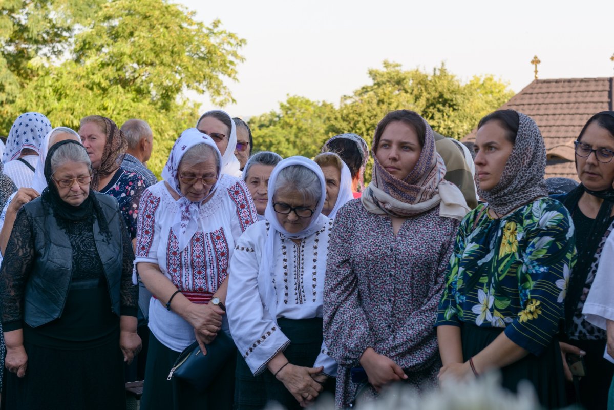 Sfântul Ioan Iacob Hozevitul, cinstit în localitatea natală 263971