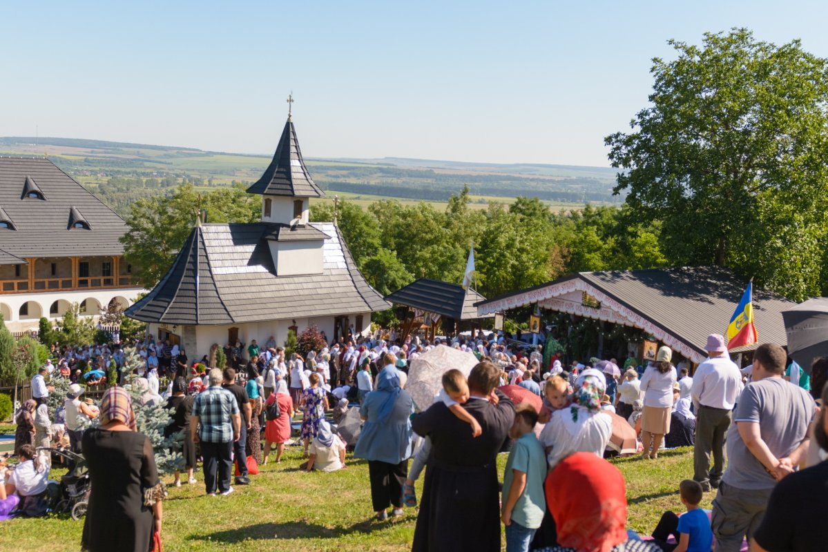Sfântul Ioan Iacob Hozevitul, cinstit în localitatea natală 263979