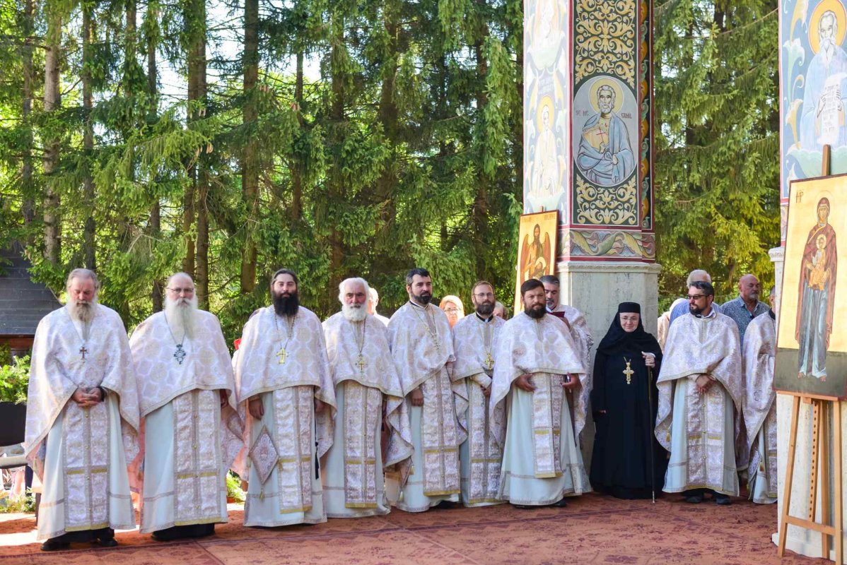 Hram la biserica seminarului de la Mănăstirea Neamţ 264171