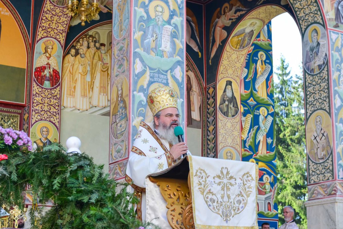 Hram la biserica seminarului de la Mănăstirea Neamţ 264172