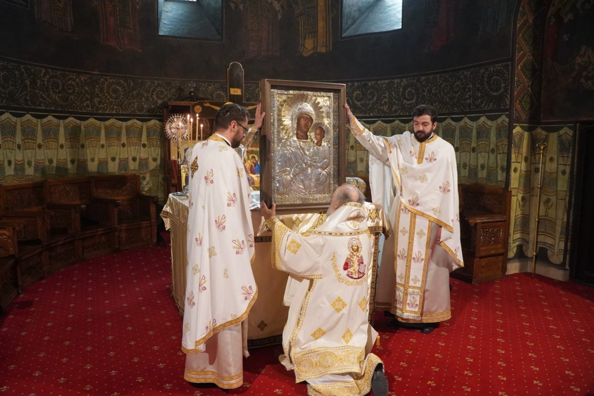 Odor duhovnicesc în Catedrala din Galaţi la praznicul Schimbării la Faţă 264244
