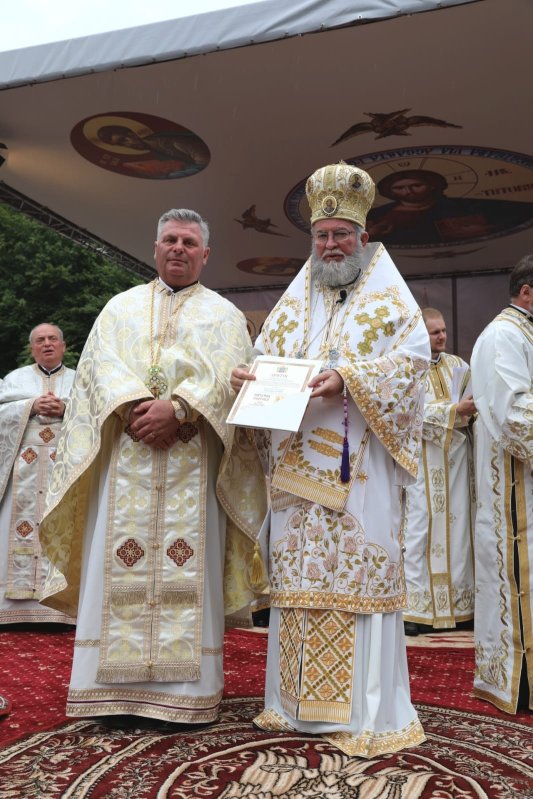 Slujire arhierească la schitul băimărean „Schimbarea la Faţă a Domnului” 264176