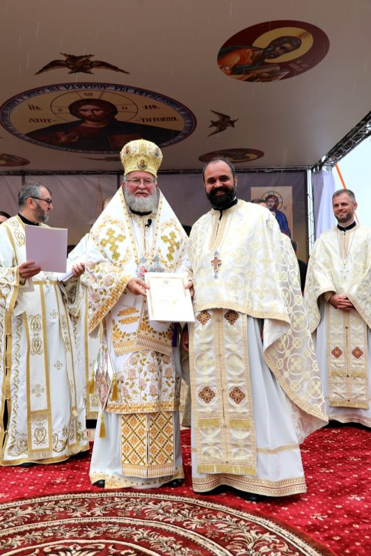 Slujire arhierească la schitul băimărean „Schimbarea la Faţă a Domnului” 264178