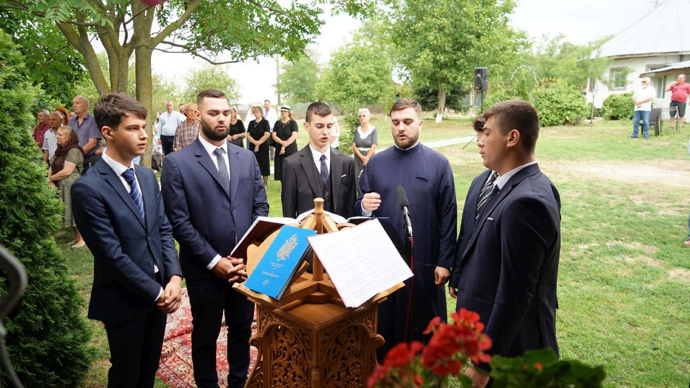 Binecuvântare pentru obștea și pelerinii care au ajuns la Mănăstirea Tăriceni 264319