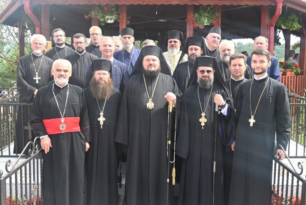 Sfințirea bisericii de lemn a Mănăstirii Voivodeni 264301