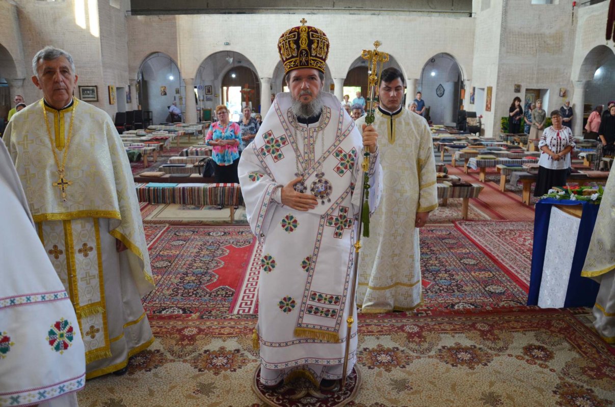 Binecuvântare pentru pelerini la Mănăstirea Izbuc de Schimbarea la Față a Domnului 264393