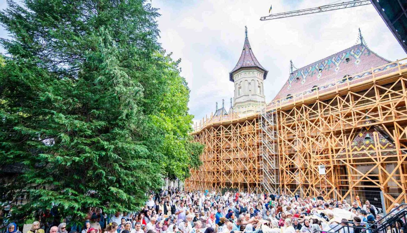 Maslu de obște săvârșit de doi arhierei la Suceava 264375