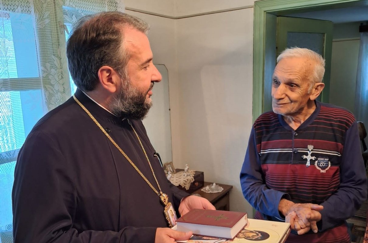 Binecuvântare pentru clericii și credincioșii vârstnici din Episcopia Caransebeșului 264527