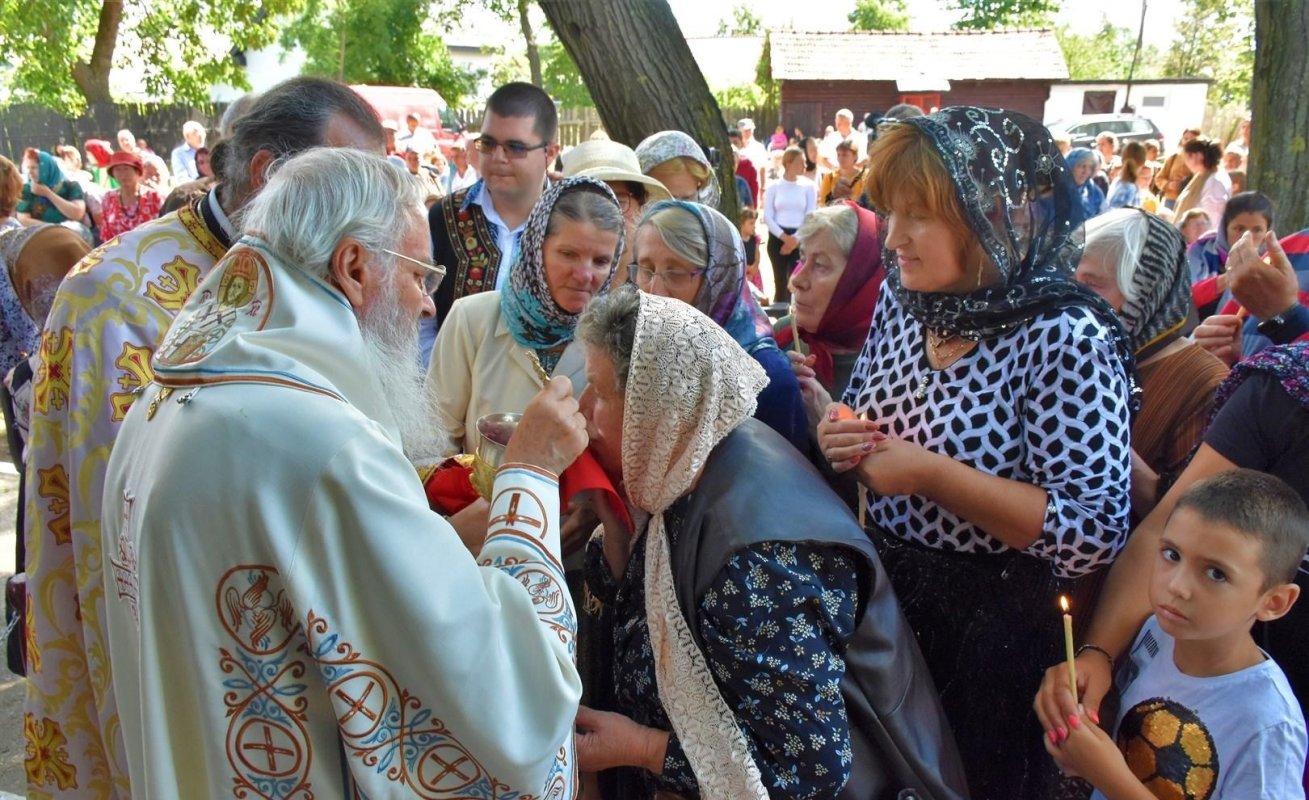 Slujire a Mitropolitului Serafim în Negrești, Vaslui 264474