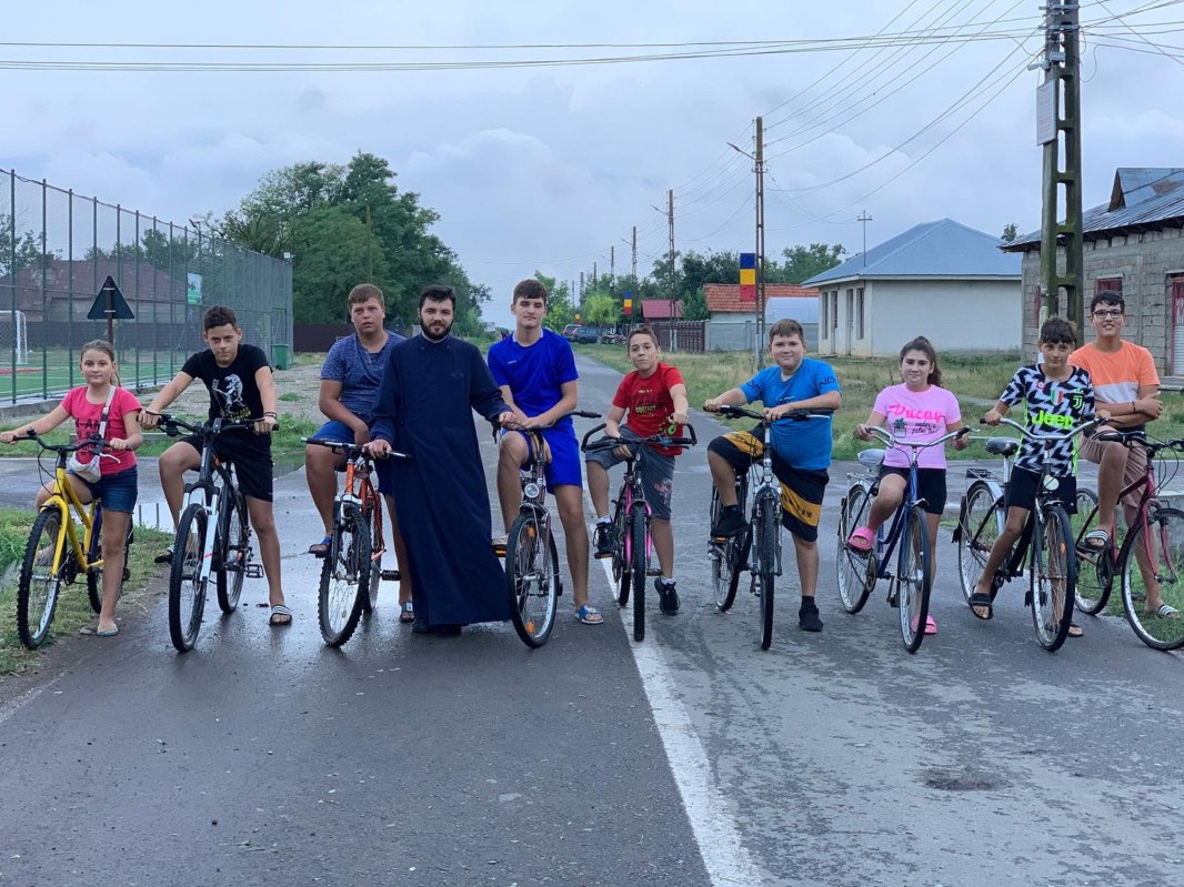 Activități sportive și recreative pentru copiii din Arhiepiscopia Dunării de Jos 264625