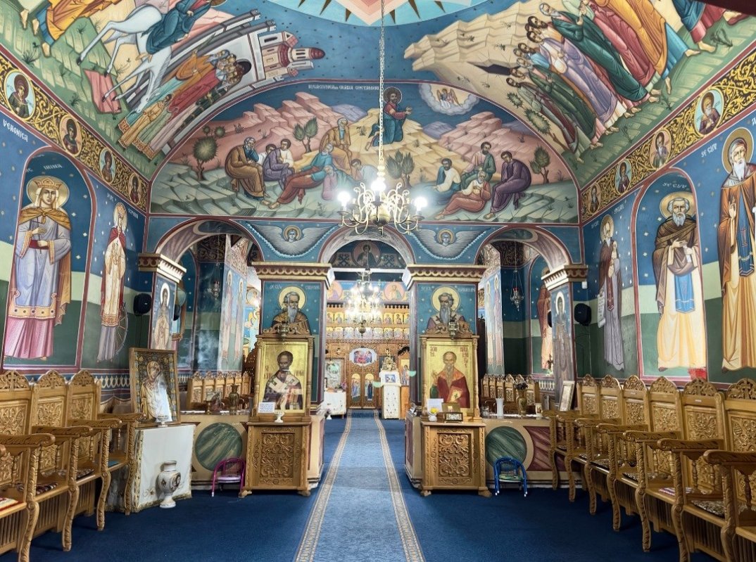 Hram la o parohie din Prahova 264558