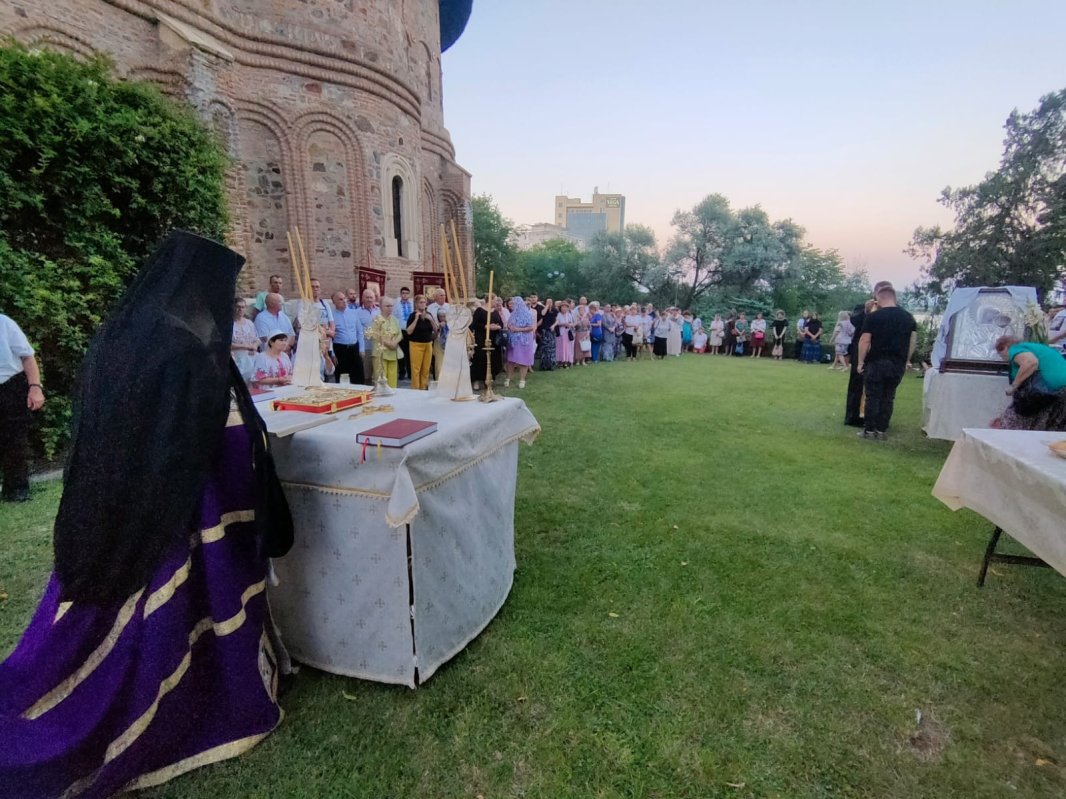 Maica Domnului, pelerinul neadormit al iubirii reînviate comunitar 264541