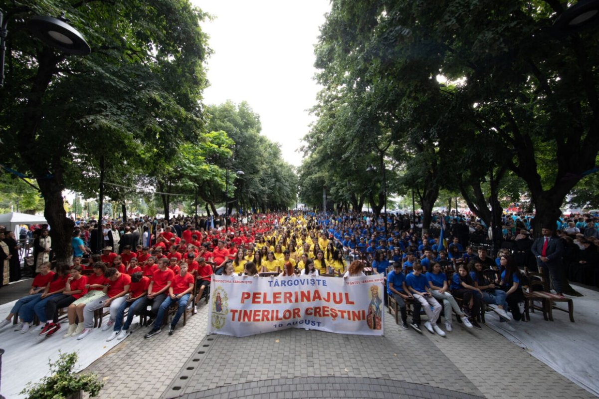 Rugăciune și comuniune la sărbătoarea ocrotitorului Arhiepiscopiei Târgoviștei 264587