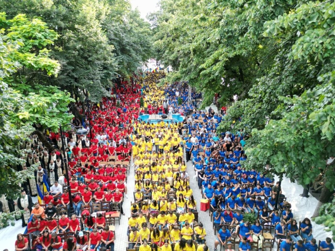 Rugăciune și comuniune la sărbătoarea ocrotitorului Arhiepiscopiei Târgoviștei 264589