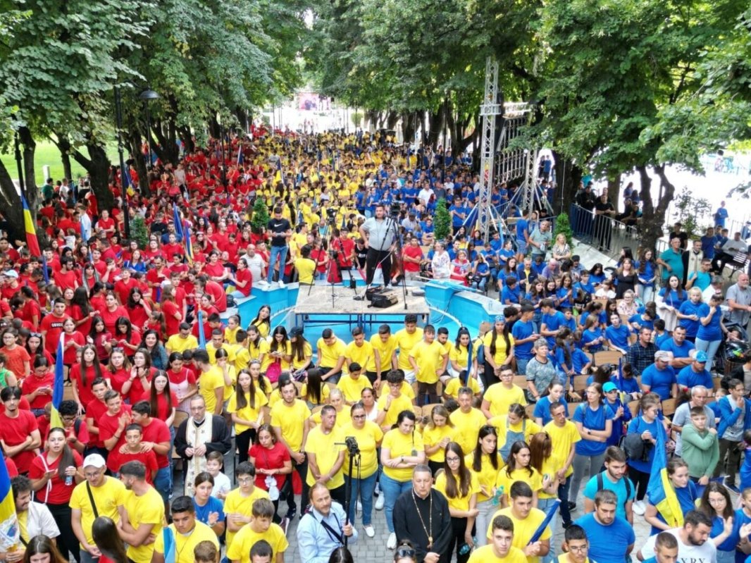 Rugăciune și comuniune la sărbătoarea ocrotitorului Arhiepiscopiei Târgoviștei 264590