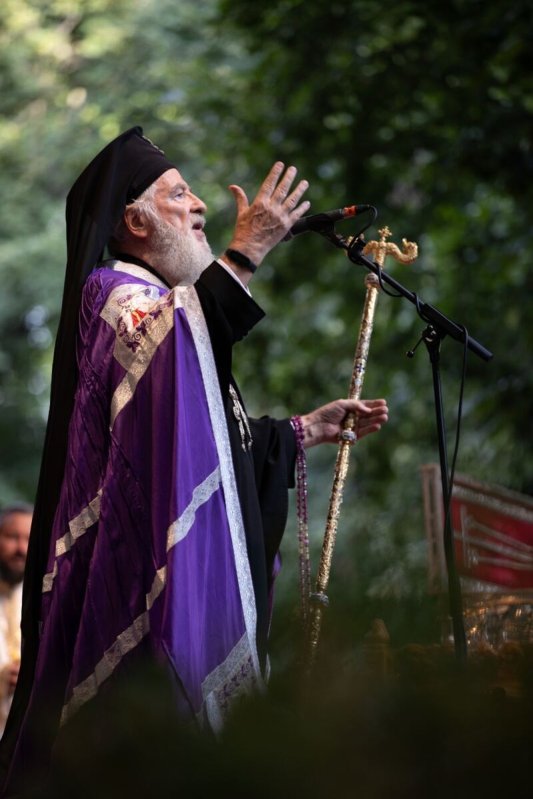 Rugăciune și comuniune la sărbătoarea ocrotitorului Arhiepiscopiei Târgoviștei 264601