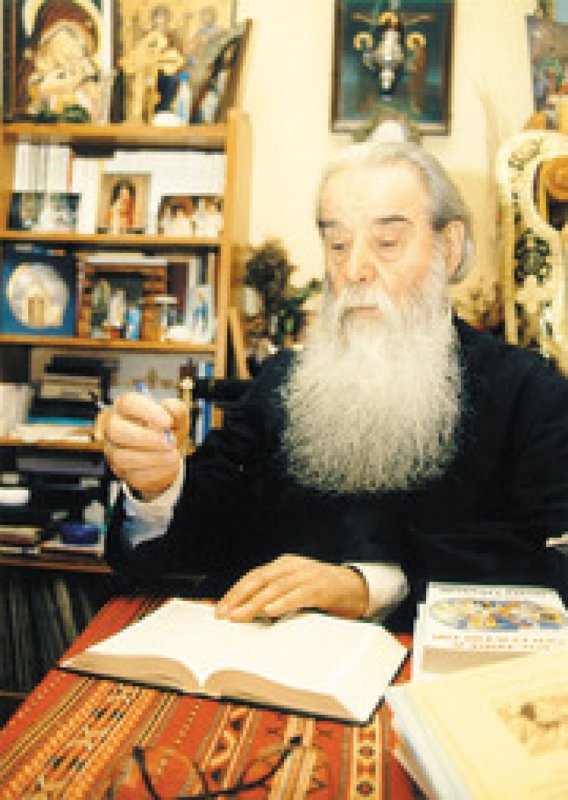 Părintele Galeriu - teolog al iubirii și model pentru poporul român 264151