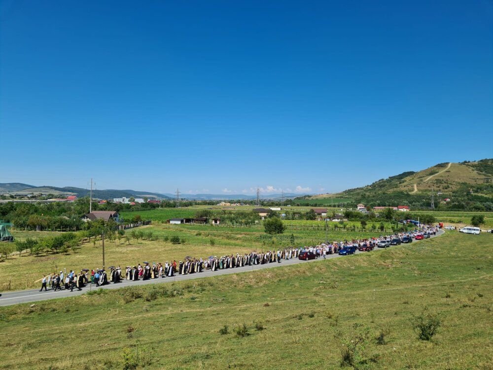 Doi mitropoliți și mii de credincioși au participat la Pelerinajul „La Nicula colo-n deal” 264754