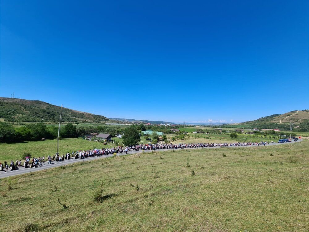 Doi mitropoliți și mii de credincioși au participat la Pelerinajul „La Nicula colo-n deal” 264756