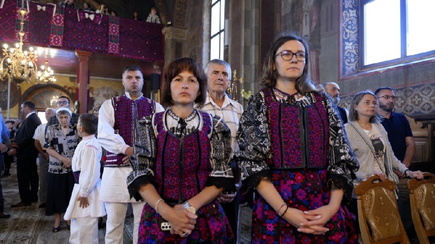 Liturghie arhierească la Drăguș, județul Brașov 264786