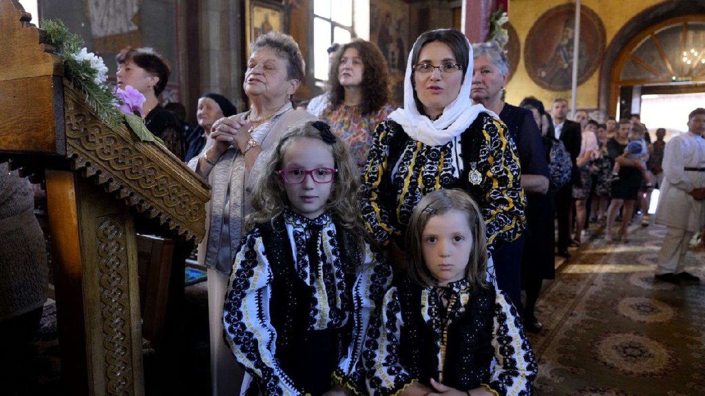 Liturghie arhierească la Drăguș, județul Brașov 264787