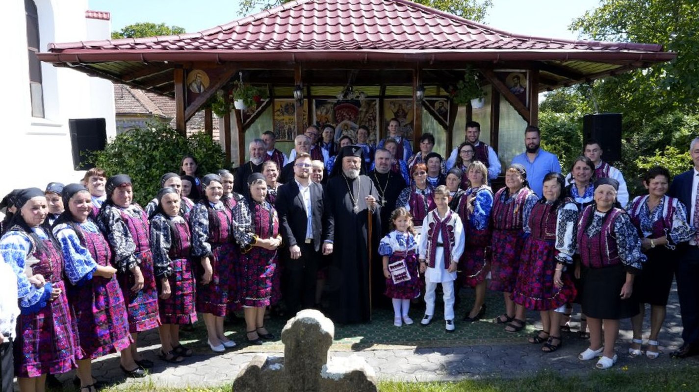 Liturghie arhierească la Drăguș, județul Brașov 264789