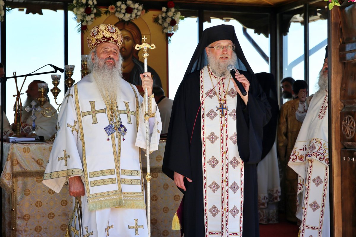 Sfințirea Bisericii „Sfântul Cuvios Ioan Iacob” din Urecheni 264791