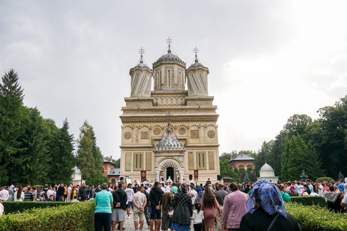 Ctitoria principală a Sfântului Neagoe Basarab și-a prăznuit hramul 265027