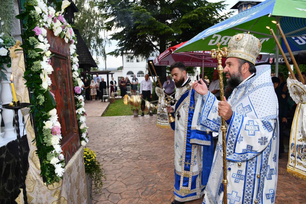 Înfrumusețarea bisericilor și grija pentru bătrâni în Eparhia Caransebeşului 265108