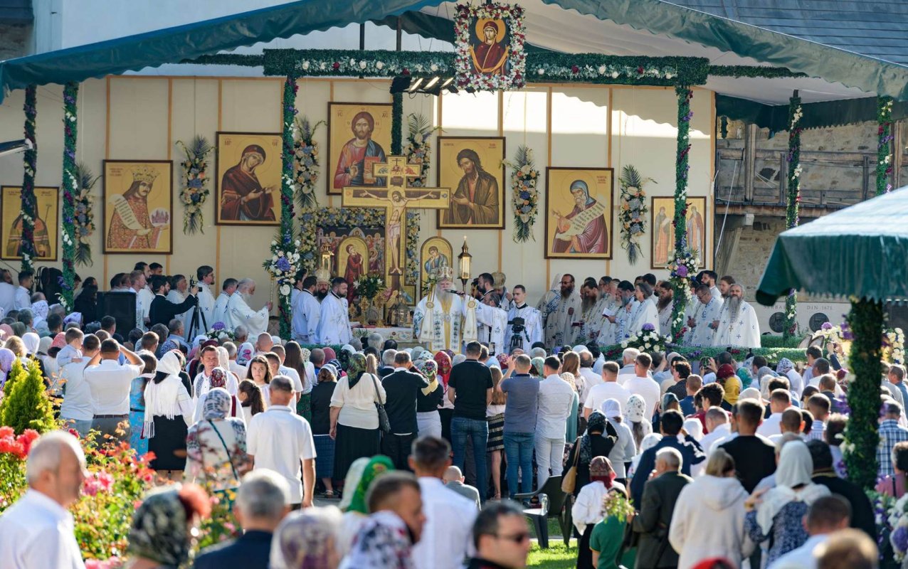 Zi de hram la Mănăstirea Putna 265008