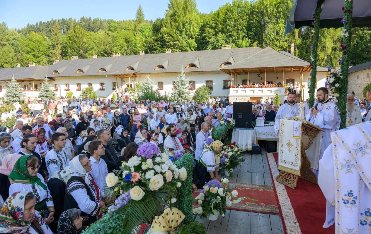 Zi de hram la Mănăstirea Putna 265009