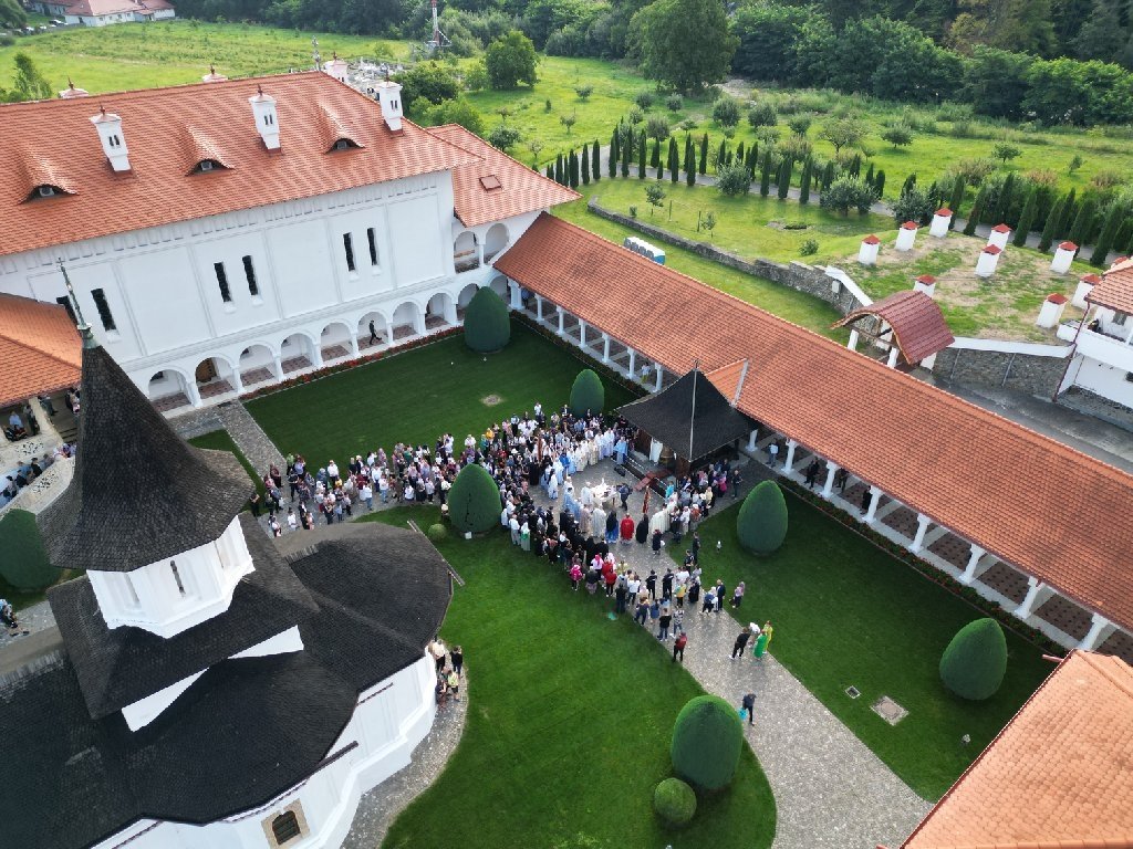 Zi de sărbătoare la Mănăstirea Brâncoveanu de la Sâmbăta de Sus 265025