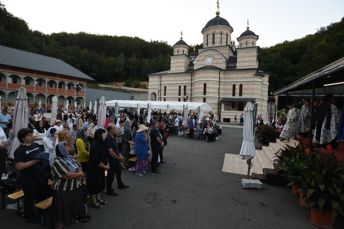 Maica Luminii și Maica Vieții preacinstită la Mănăstirea Izbuc 265136