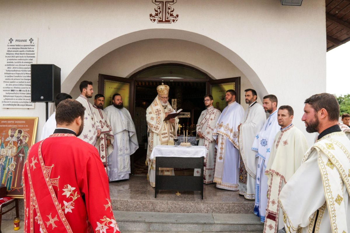 Momente de binecuvântare pentru credincioșii din Mioveni 265159