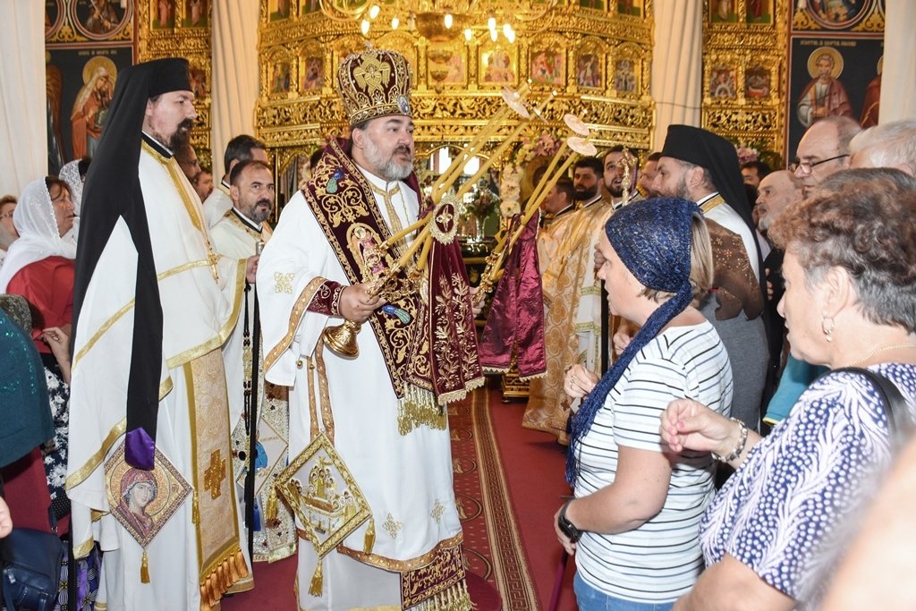 Parohia „Sfinţii Martiri Brâncoveni” din Giurgiu în haine de sărbătoare 265165