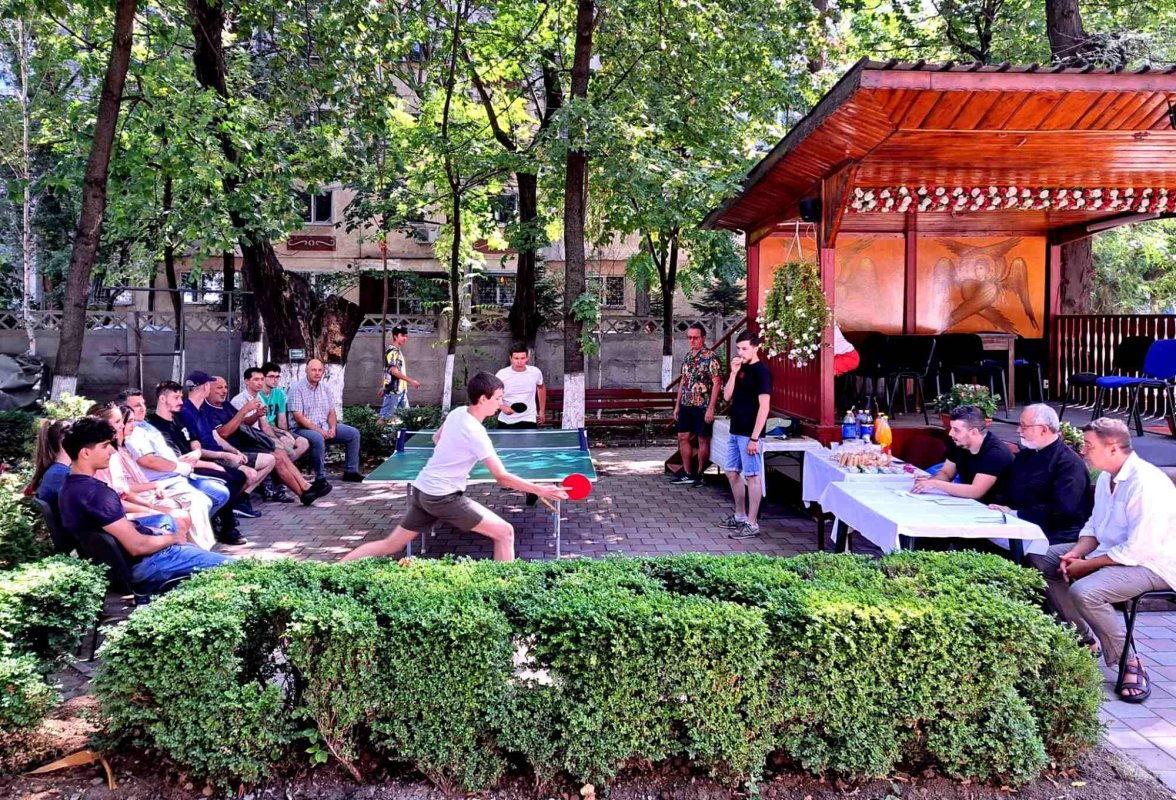 Campionat de tenis de masă la o parohie bucureșteană 265253