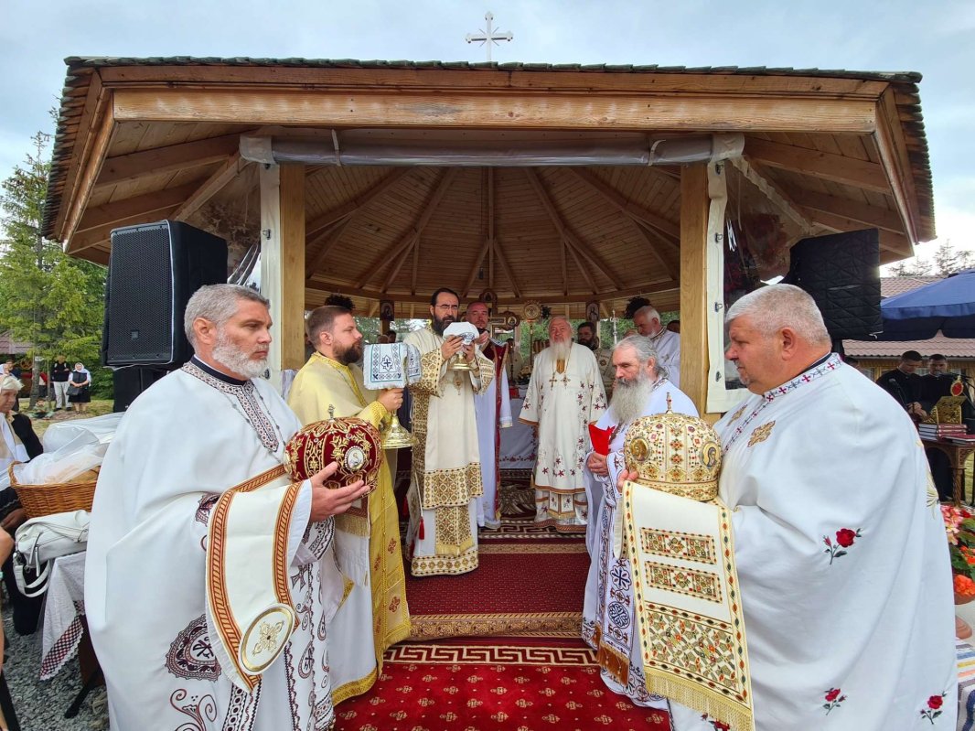 Hramul Mănăstirii „Crucea Iancului” de la Mărișel 265267