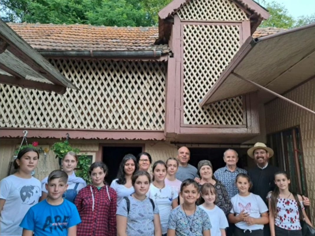 Școala de vară „Sfântul Ierarh Nicolae” la o parohie din Prahova  265246