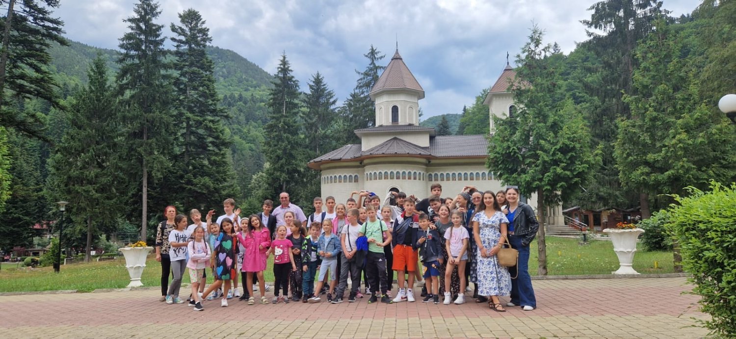 Tabere și acțiuni filantropice în parohii gălățene  265254