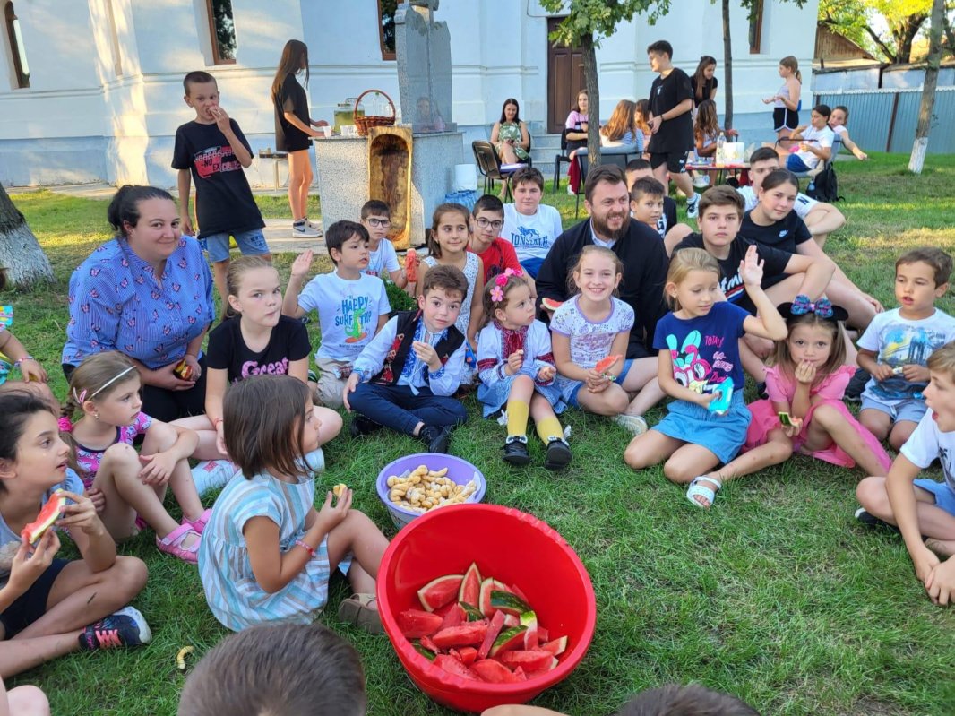 Tabere și acțiuni filantropice în parohii gălățene  265256