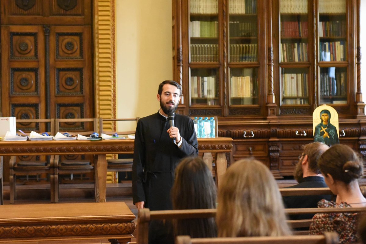 Prima zi de ITOM 2023: Ateliere tematice și conferință cu părintele Constantin Necula 265296