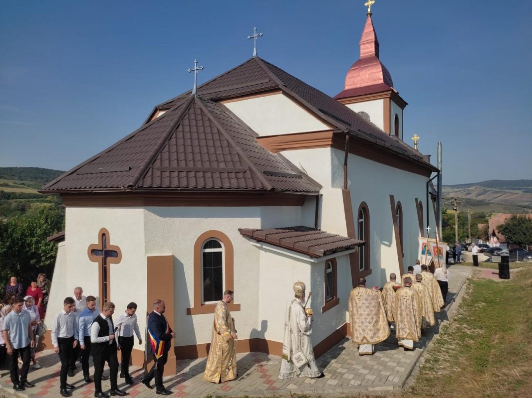 Resfințirea bisericii din Parohia Asînip 265424
