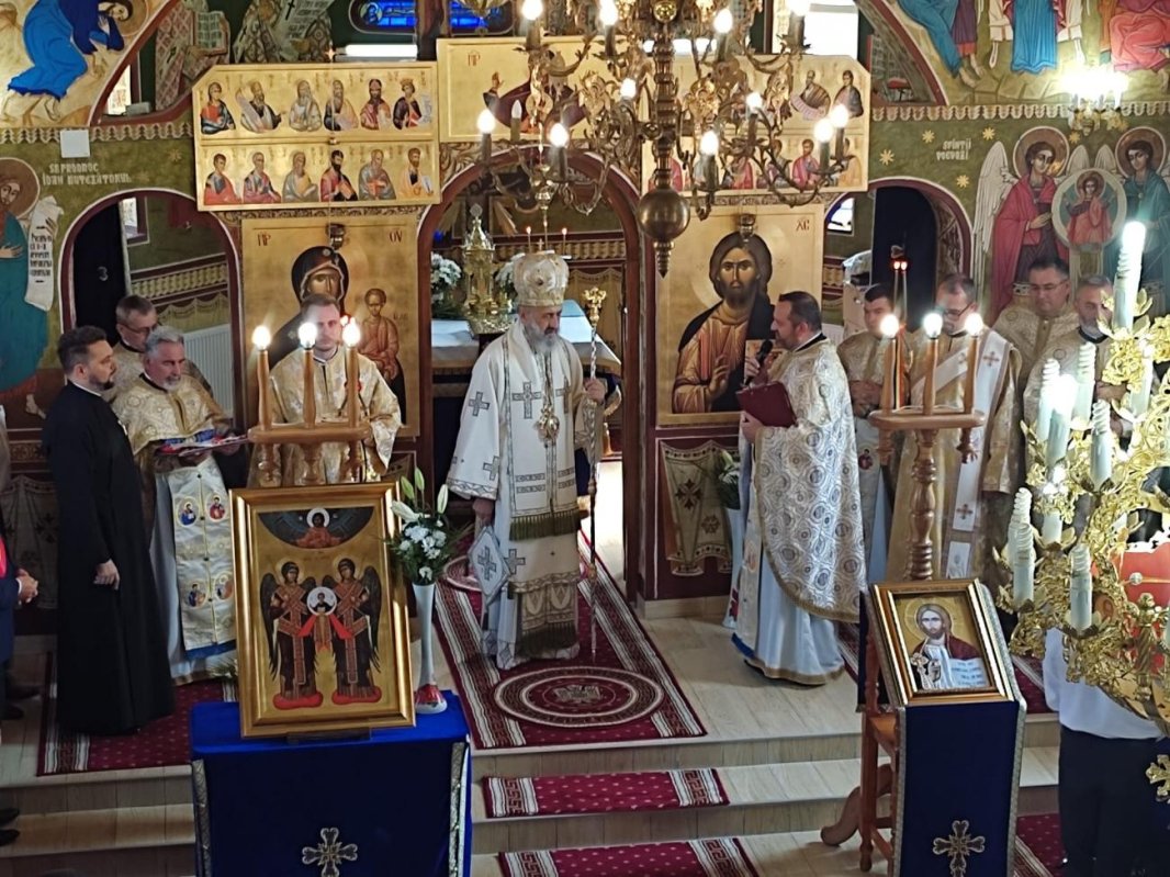 Resfințirea bisericii din Parohia Asînip 265426