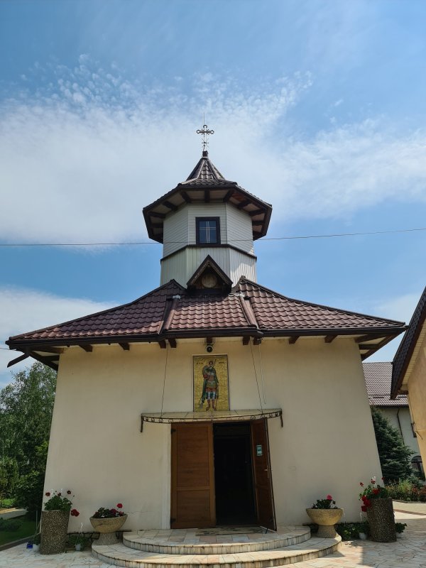 Schitul Cantemireștilor, o probă de rezistență a memoriei locului 265365