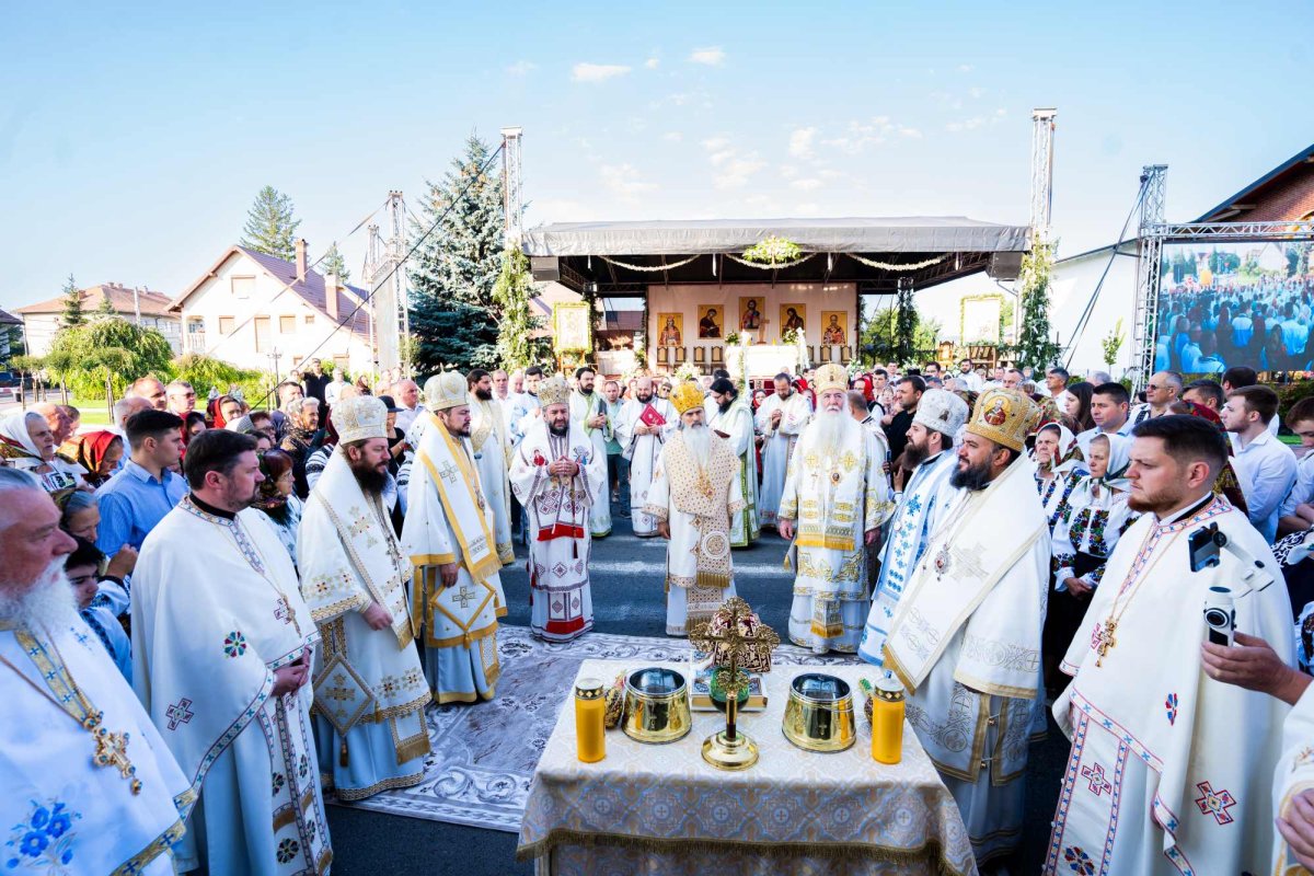 Veșmântul harului pentru biserica din localitatea bucovineană Marginea 265466
